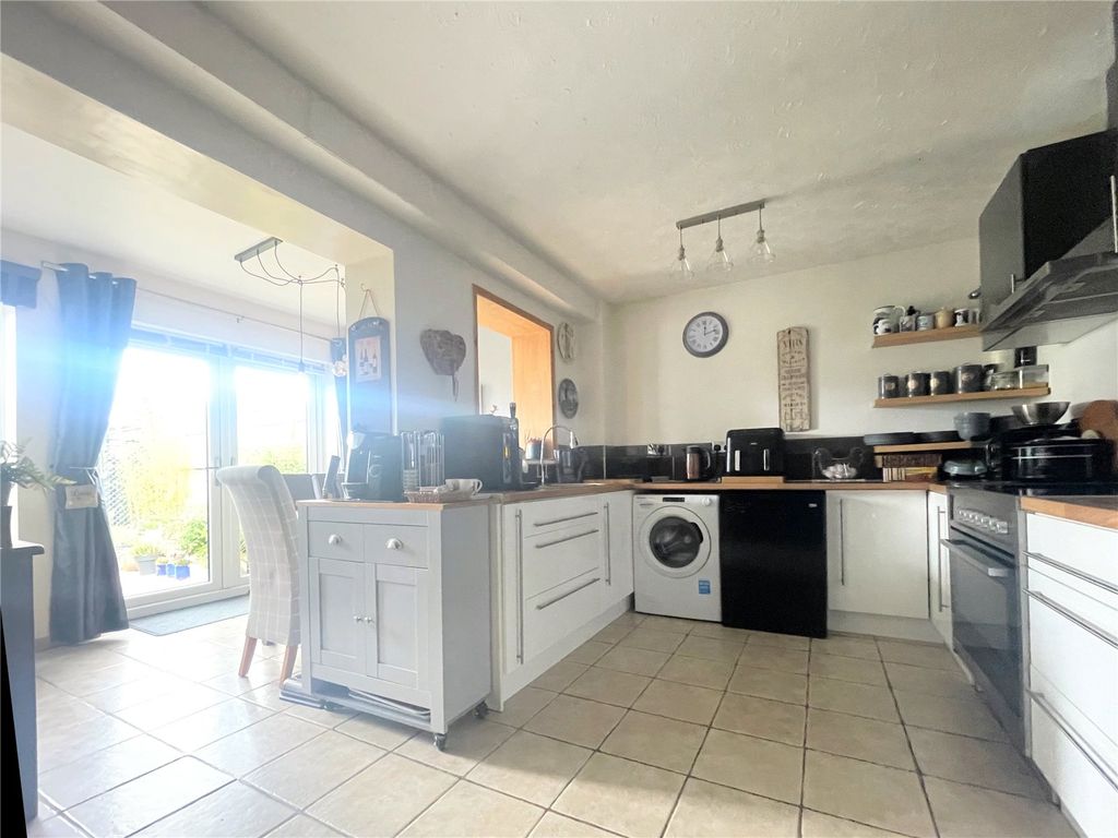 Property photo 3 of 19 Picture No. 09