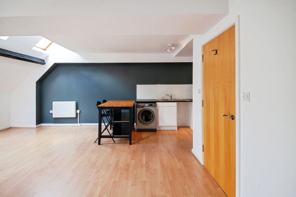 Property photo 3 of 16 Pbox-Img.Jpg
