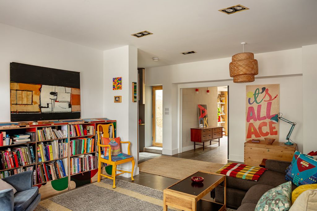 Property photo 3 of 29 299695 - 25_7_17_Tmh N16 0Rr10039-Edit.Jpg
