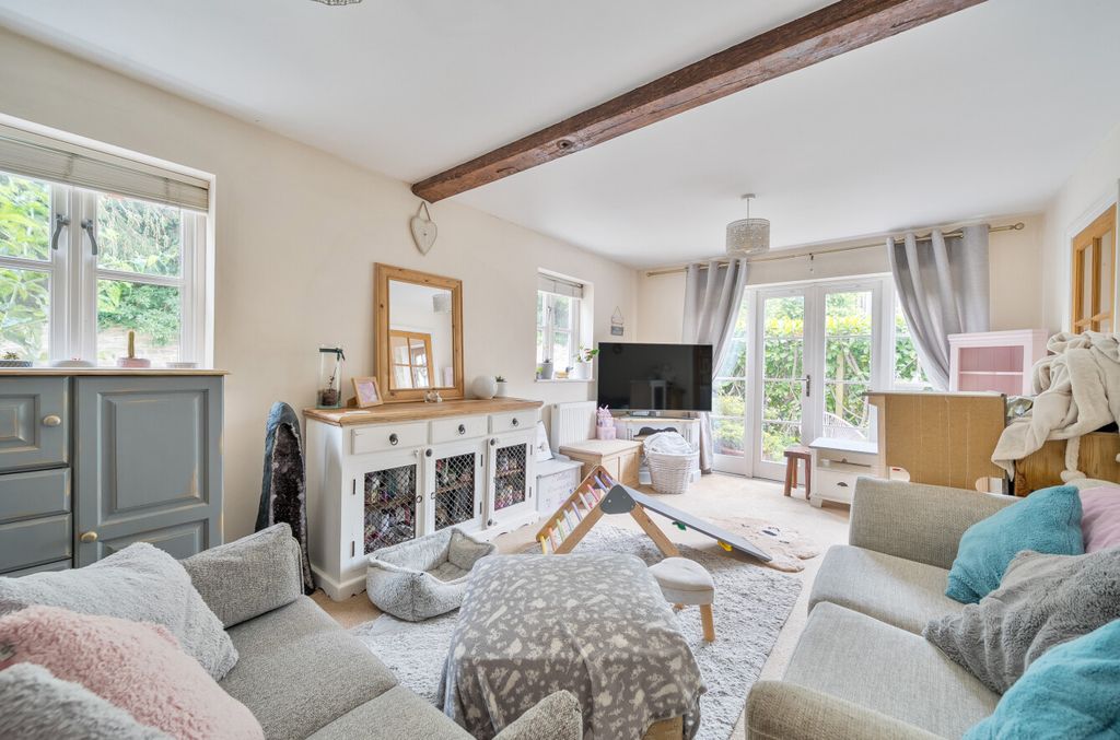 Property photo 3 of 10 Living Room