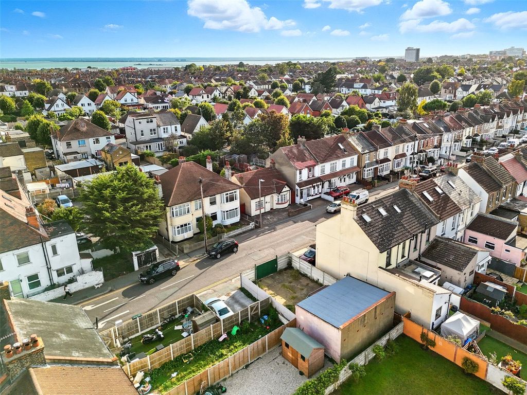 Property photo 3 of 17 Picture No. 04