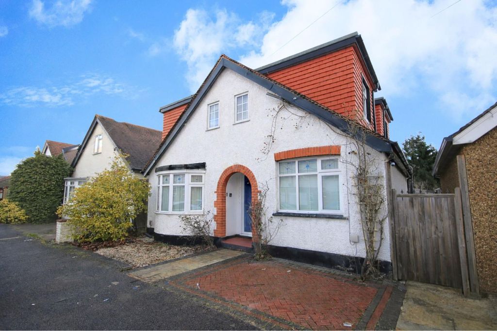 Property photo 1 of 13 Front1 (21).Jpg