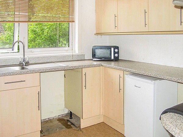 Property photo 3 of 6 Kitchen