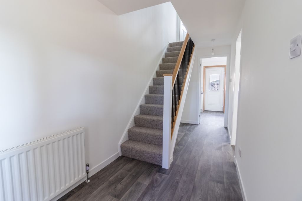 Property photo 2 of 21 Hall &amp; Stairs