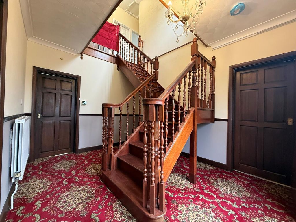 Property photo 2 of 17 Hallway