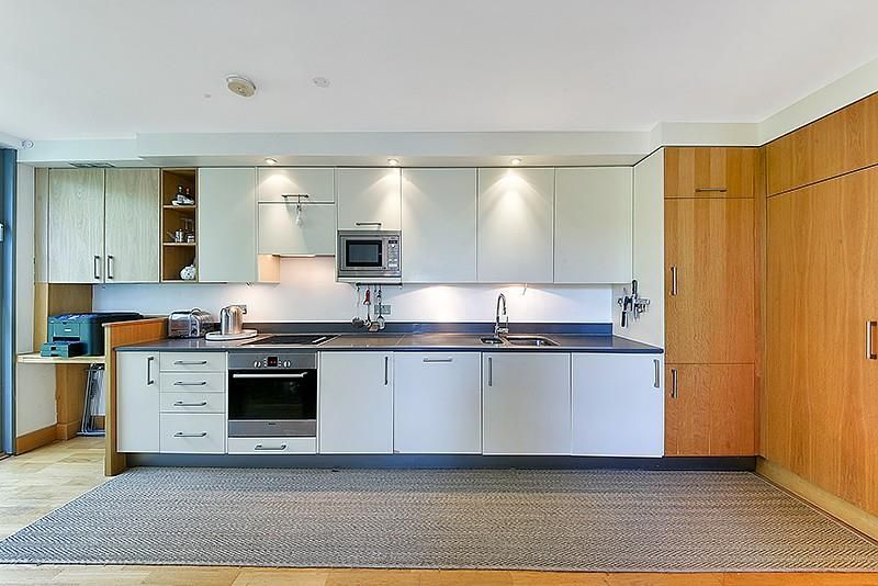 Property photo 3 of 9 Kitchen