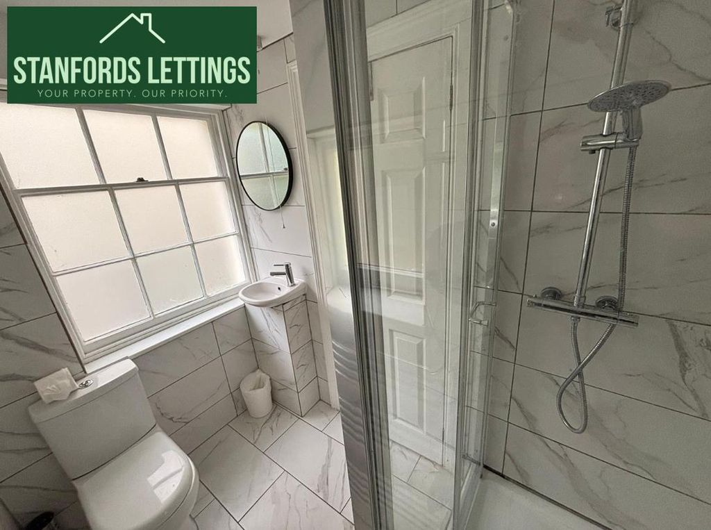 Property photo 3 of 8 Bathroom.Png