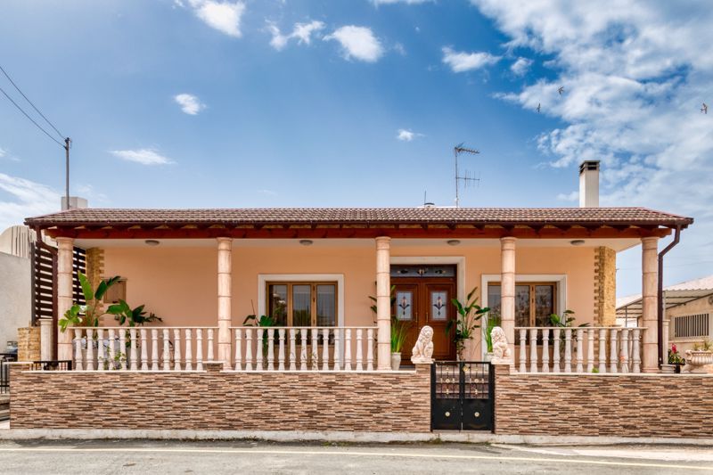 Property photo 1 of 30 Front Of The Villa