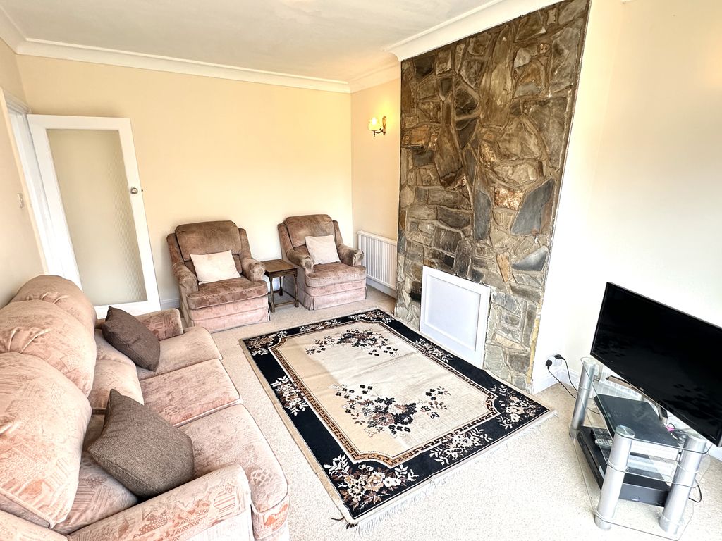 Property photo 3 of 23