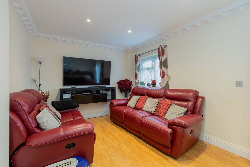 Property photo 2 of 42