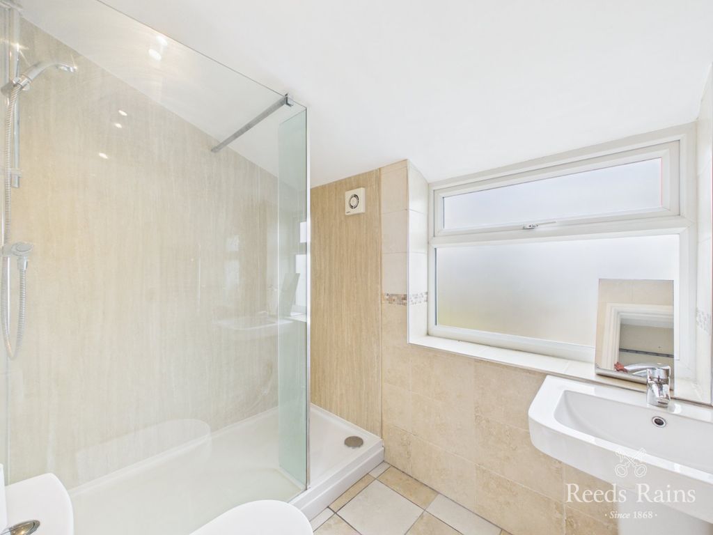 Property photo 2 of 22 Shower Room