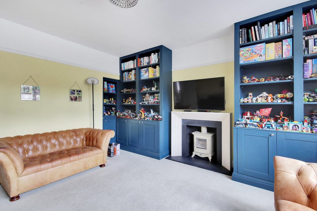 Property photo 3 of 13 Sitting Room