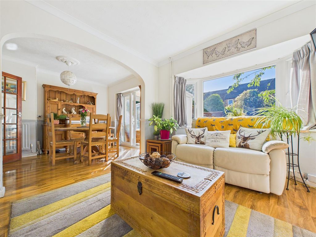 Property photo 2 of 13 Cam02453G0-Pr0180-Still010.Jpg