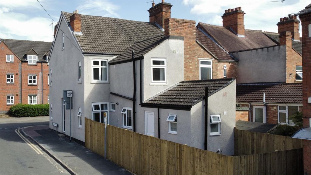 Property photo 1 of 17 1