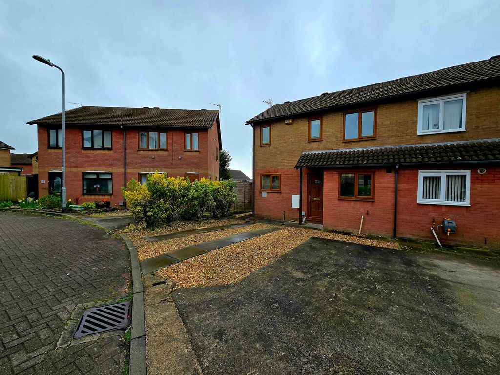 Property photo 1 of 21 Front