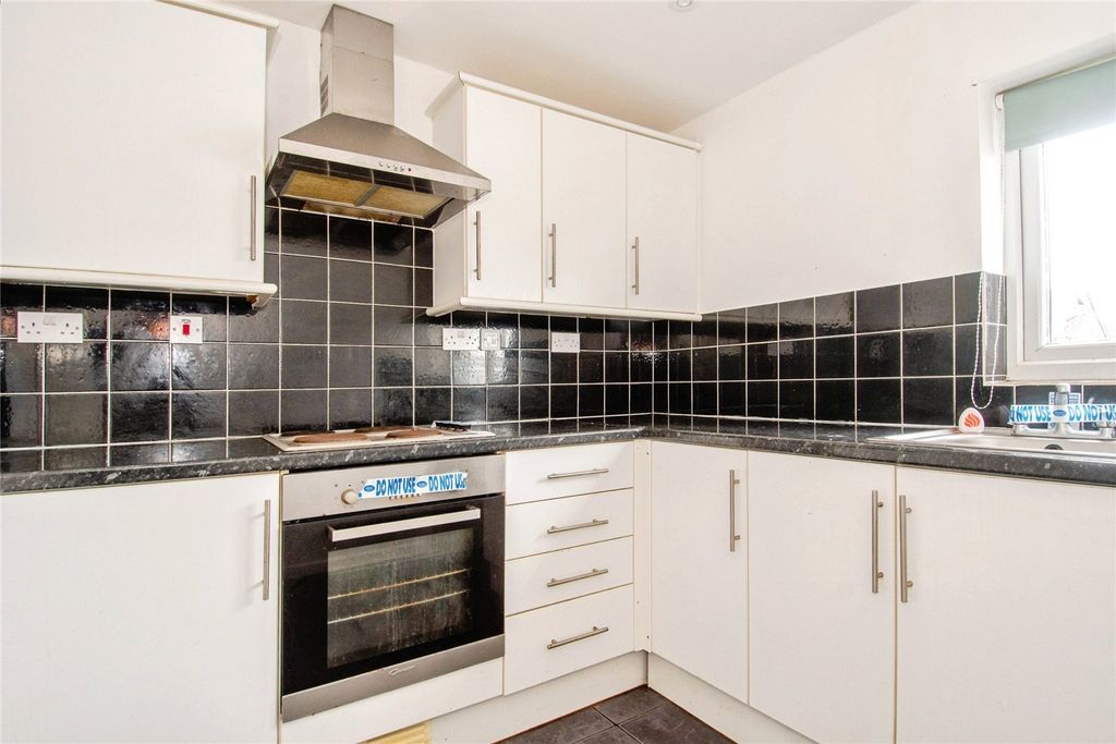 Property photo 3 of 8 Picture No. 04