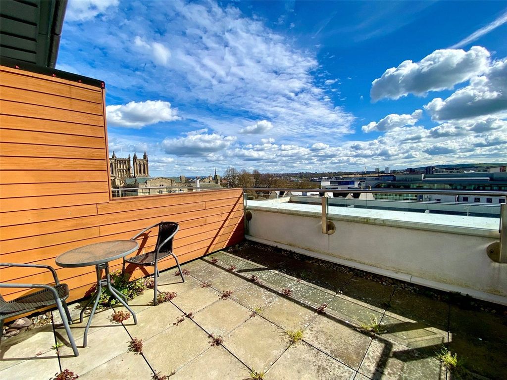 Property photo 2 of 18 Picture No. 10