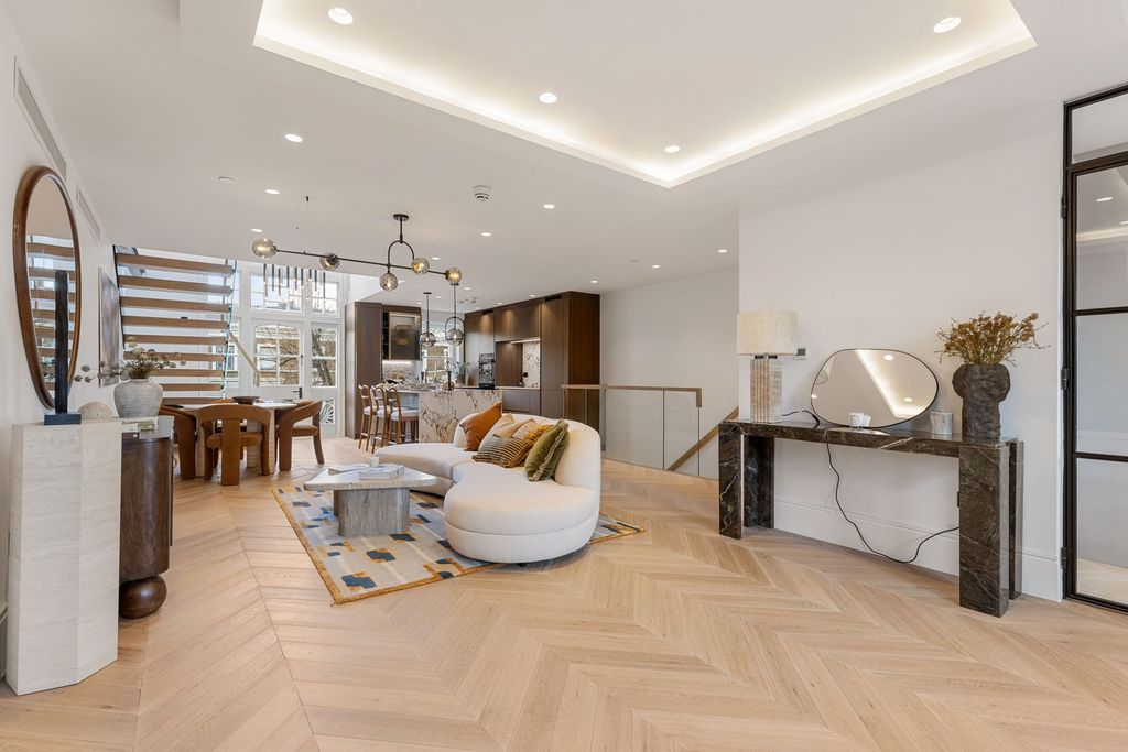 Property photo 3 of 25