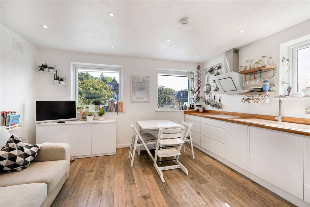 Property photo 2 of 12 Dining