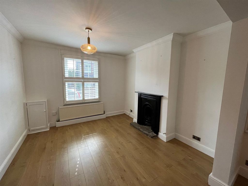 Property photo 2 of 12 700 - Copy.Jpg