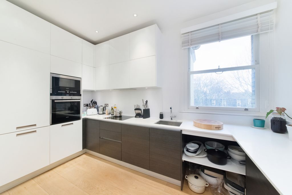 Property photo 3 of 15 Kitchen