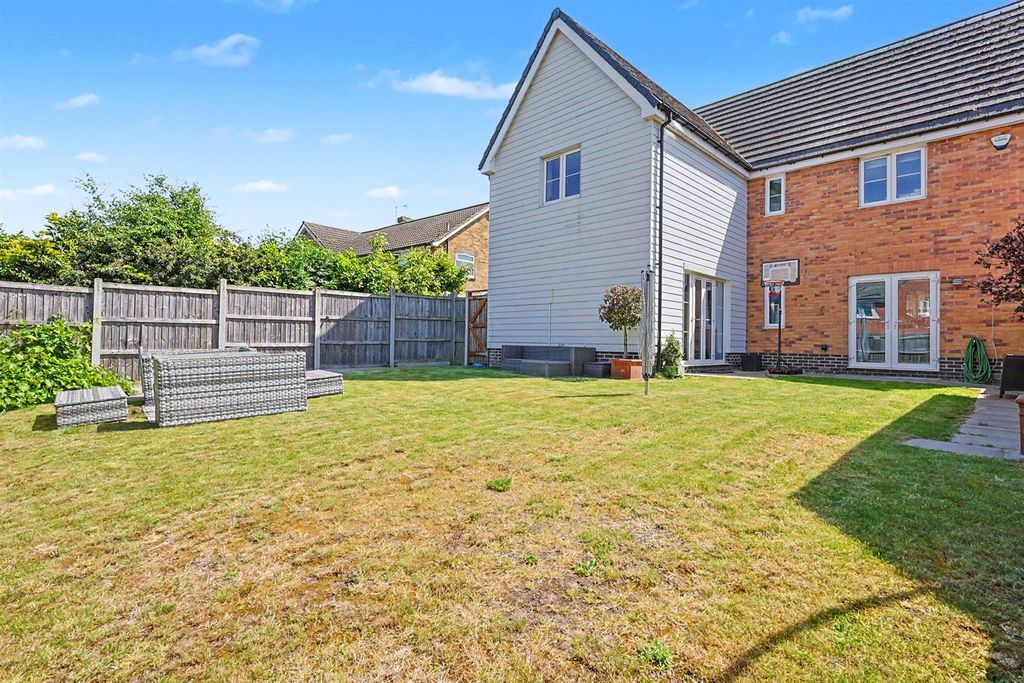 Property photo 2 of 19