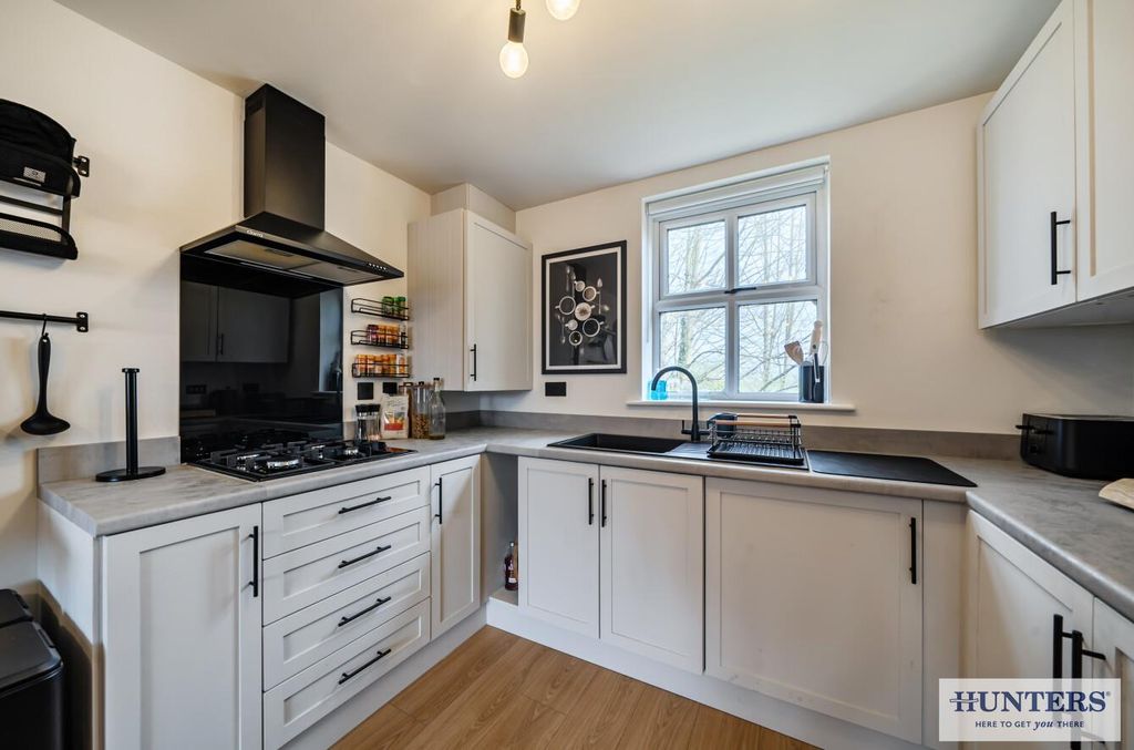 Property photo 2 of 19 Db8ba46E-d1Ca-49Db-A623-025c49F7d35E.Jpg