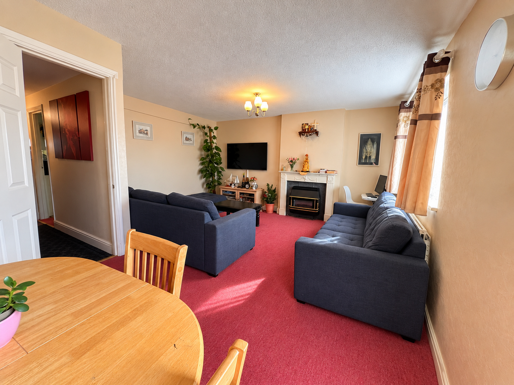 Property photo 3 of 9 Living &amp; Dining