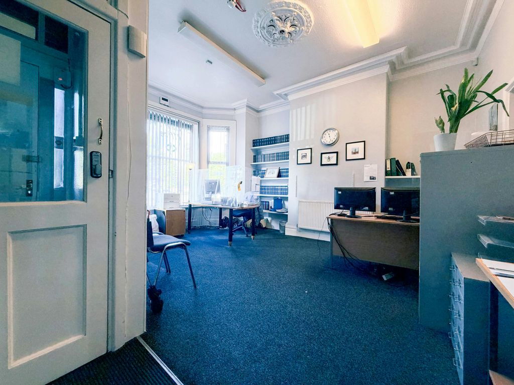 Property photo 3 of 16 101 Princess Road_Building For Sale-15.Jpg