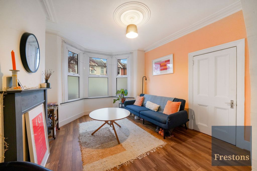 Property photo 1 of 2