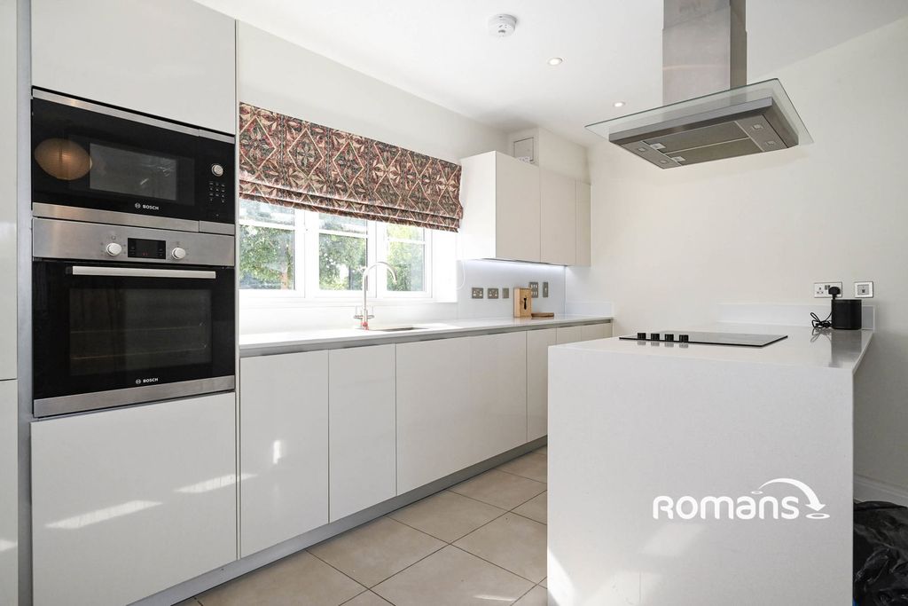 Property photo 2 of 10 Photo