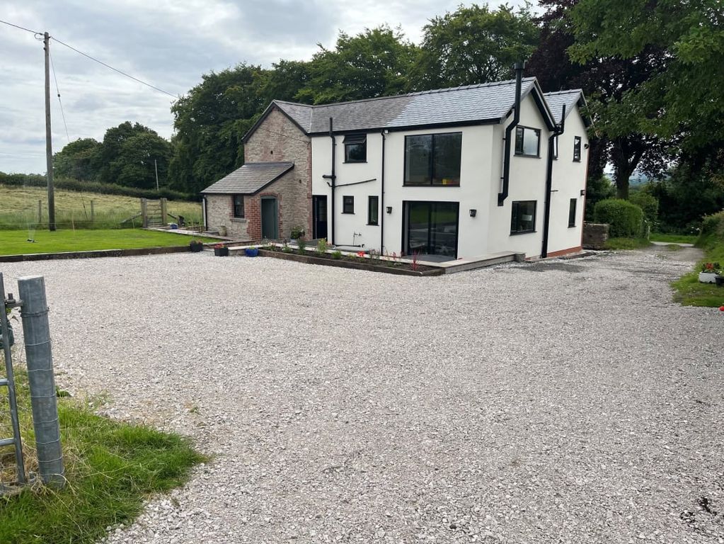 Property photo 2 of 39