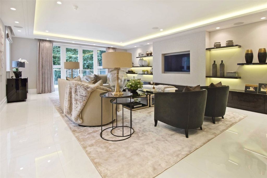 Property photo 3 of 19 Photo