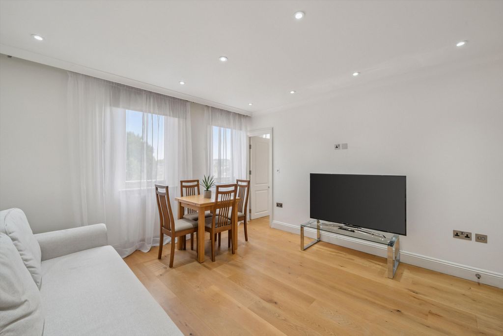 Property photo 3 of 10 Image