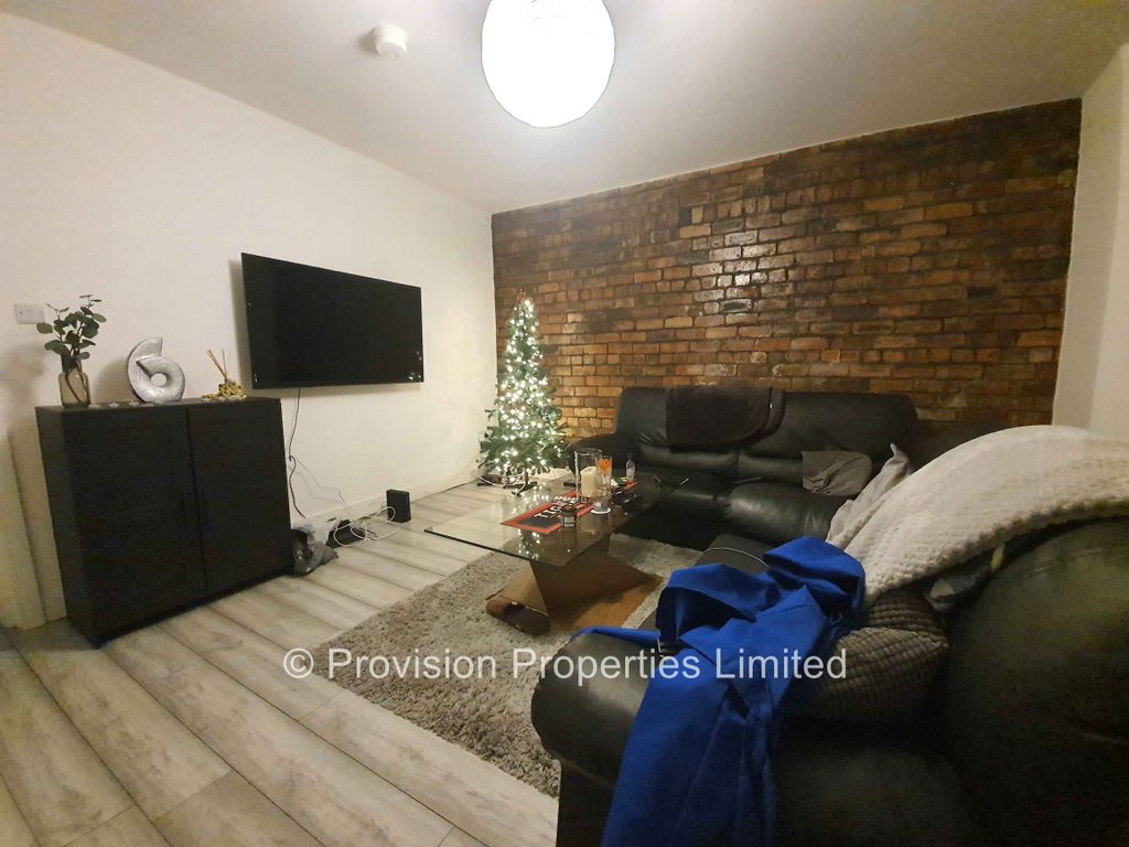 Property photo 1 of 8 Photo