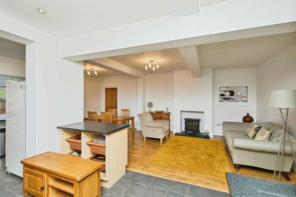 Property photo 3 of 20 Living Kitchen Diner