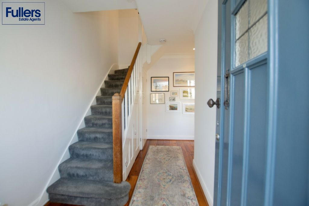 Property photo 2 of 23