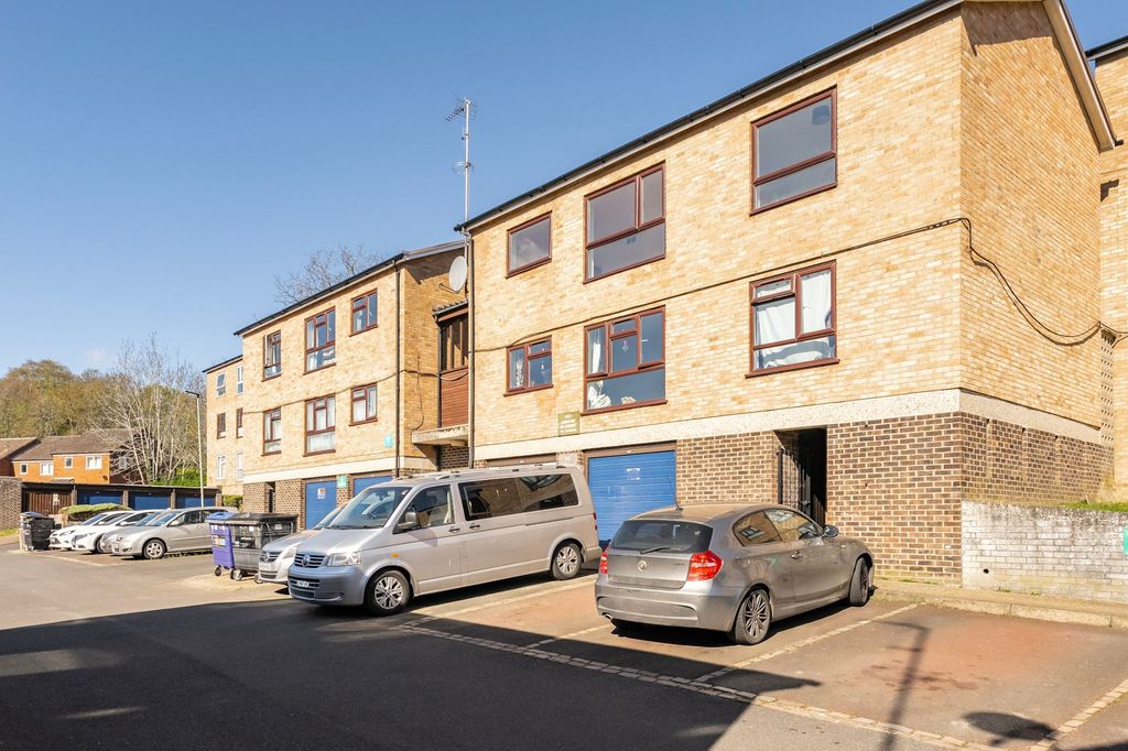 Property photo 1 of 8