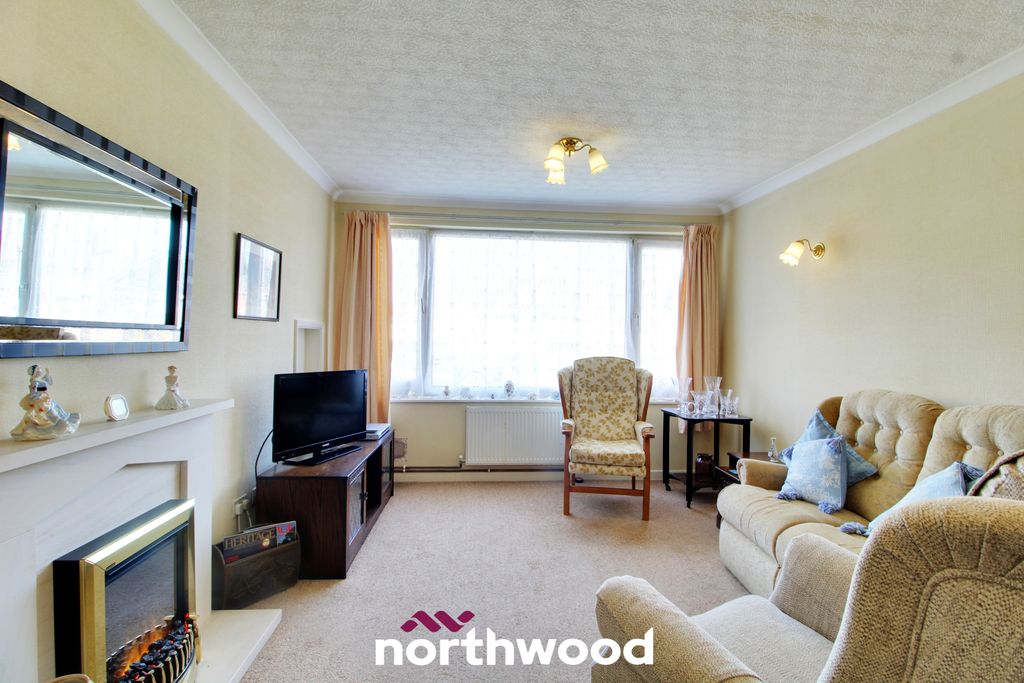 Property photo 2 of 27