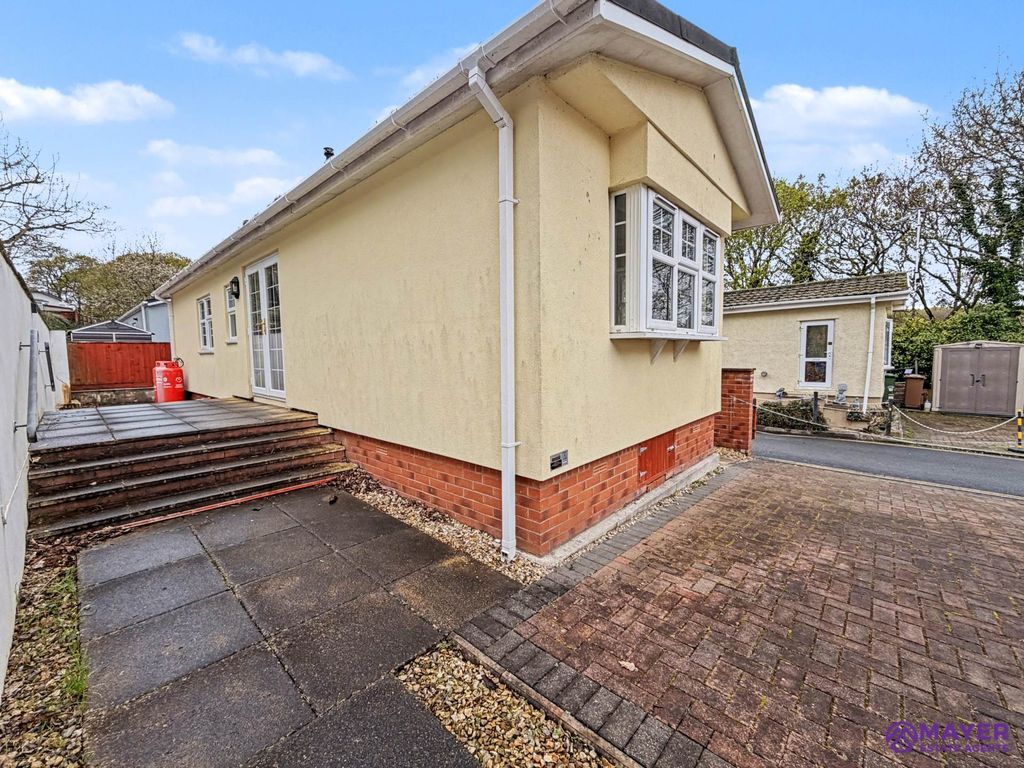 Property photo 3 of 14