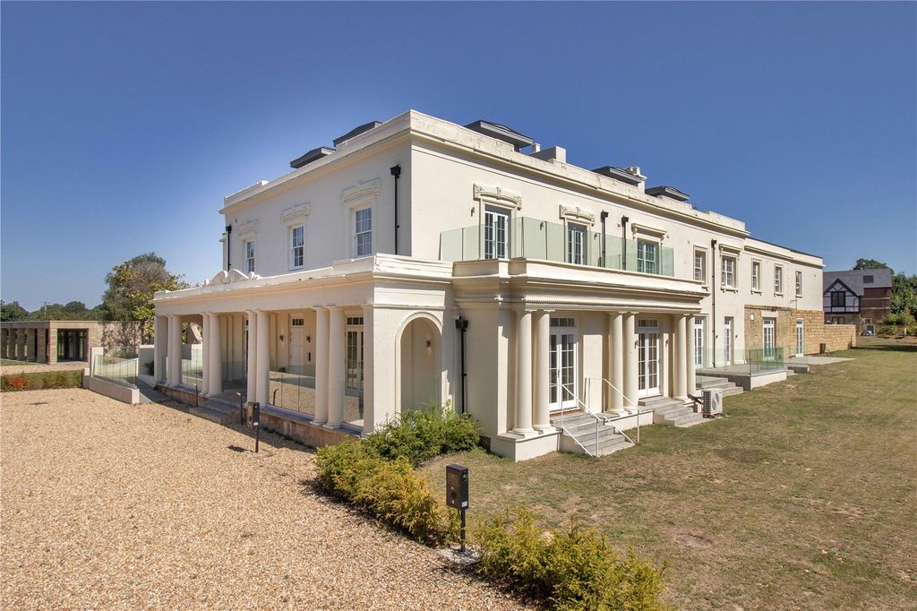 Property photo 1 of 12 External