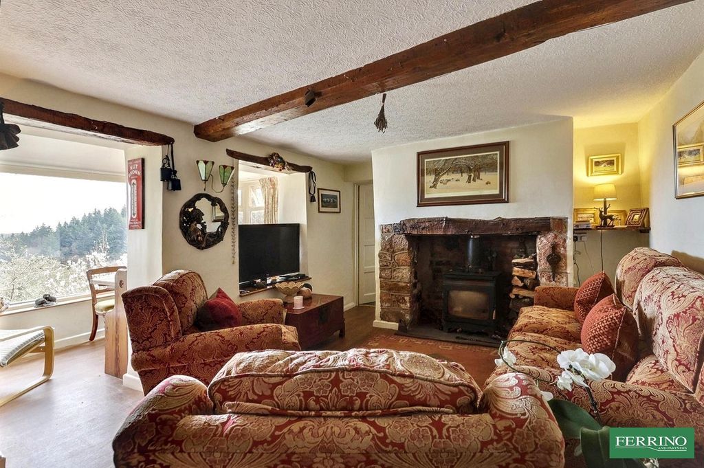 Property photo 2 of 28 Sitting Room