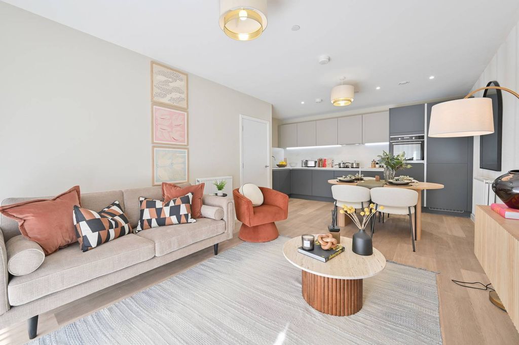 Property photo 2 of 11