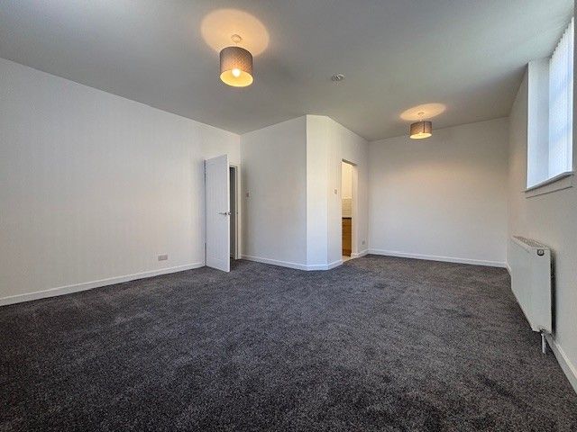 Property photo 2 of 9 Lounge