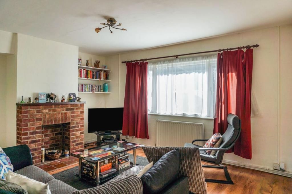 Property photo 2 of 11
