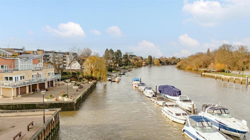 Property photo 2 of 17 Property Photo