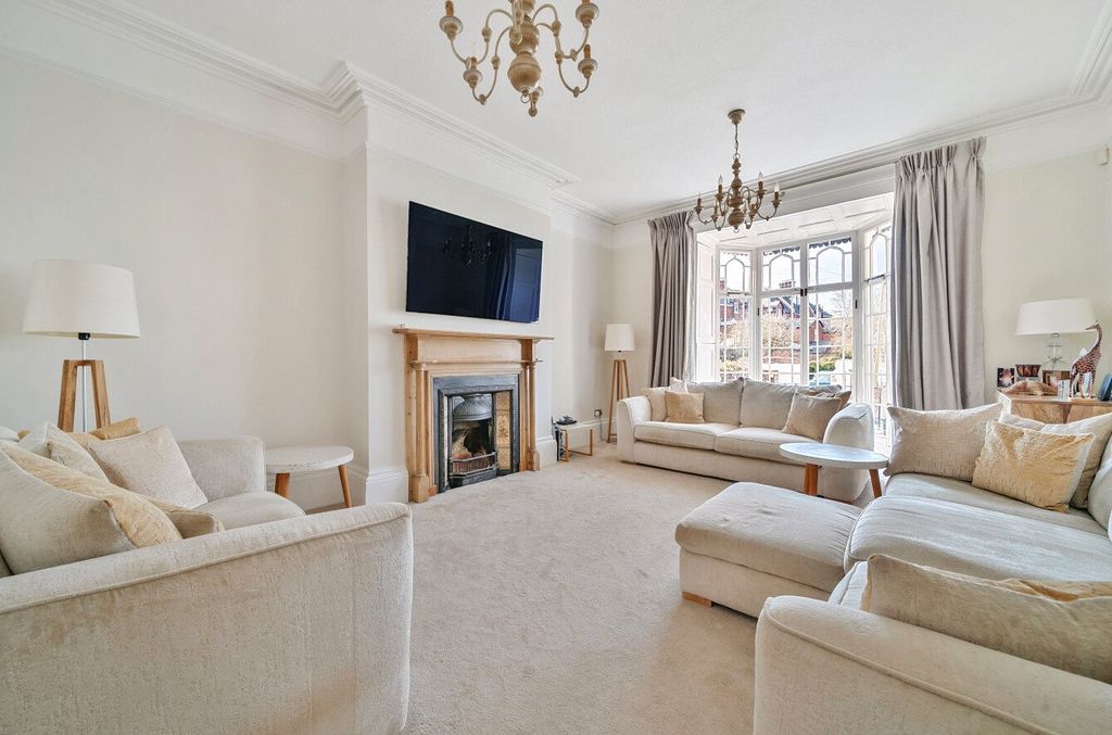 Property photo 3 of 15 Sitting Room