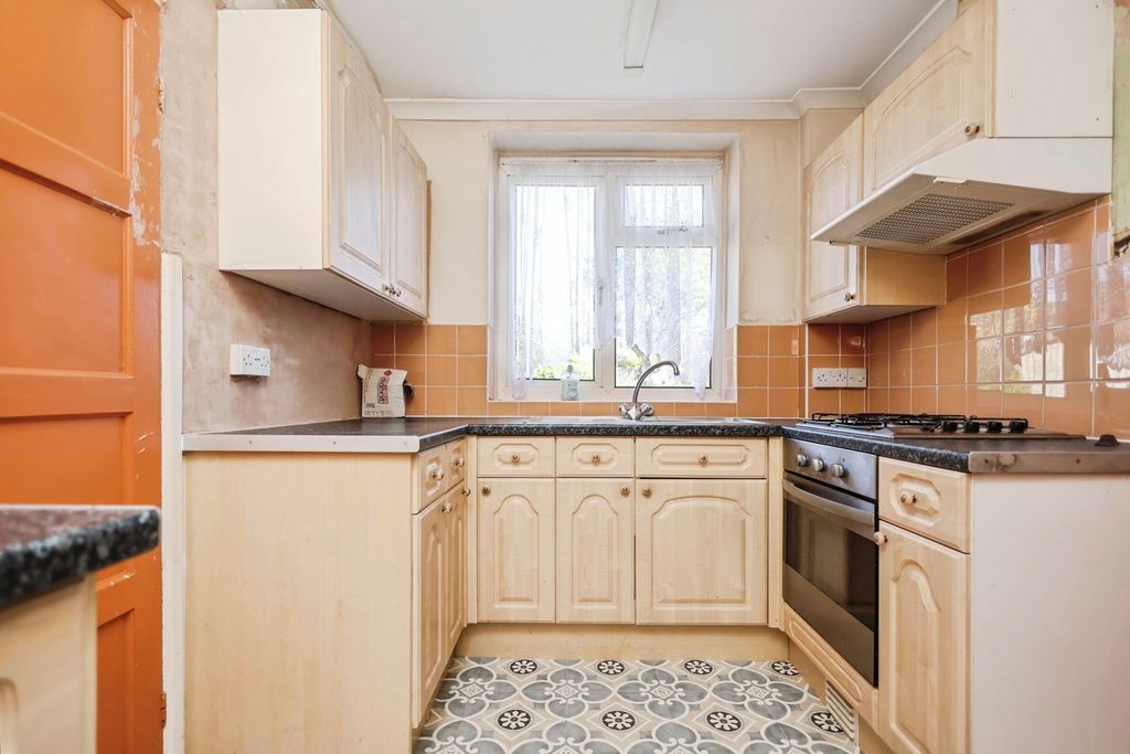 Property photo 3 of 18 Pbox-Img.Jpg