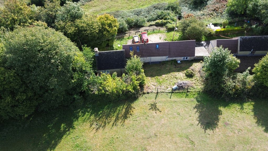 Property photo 3 of 25