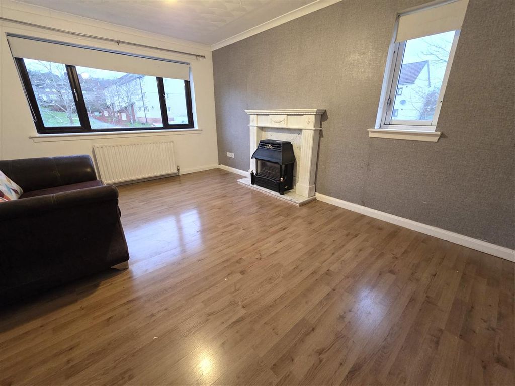 Property photo 2 of 11 Lounge